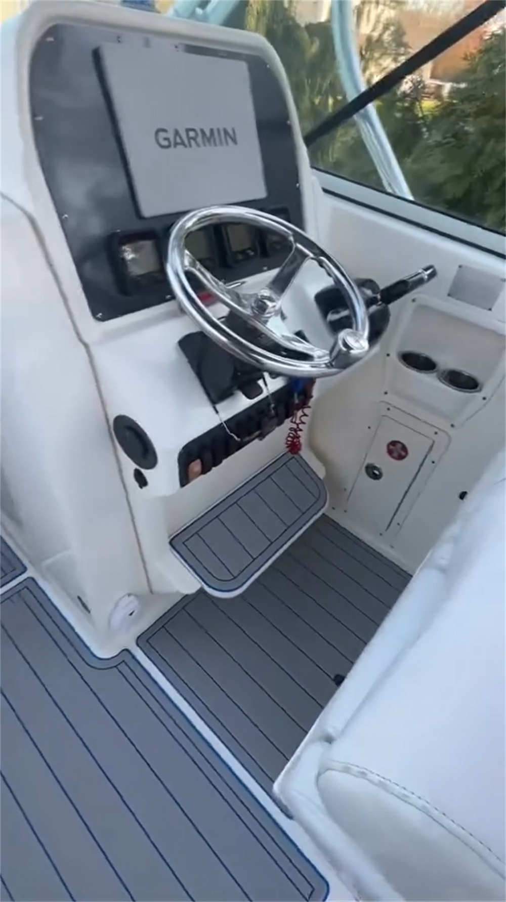 2008 World Cat 290 DC Cockpit Mat Boat EVA Teak Deck Floor Pad SeaDek MarineMat Style Self Adhesive SeaDek MarineMat Gatorstep Style Self Adhesive
