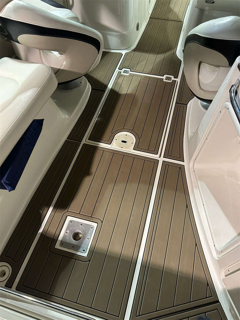2008 Chaparral 256 SSX Swim Platform Cockpit Pad Boat EVA Teak Deck Floor Pad Mat SeaDek MarineMat Style Self Adhesive